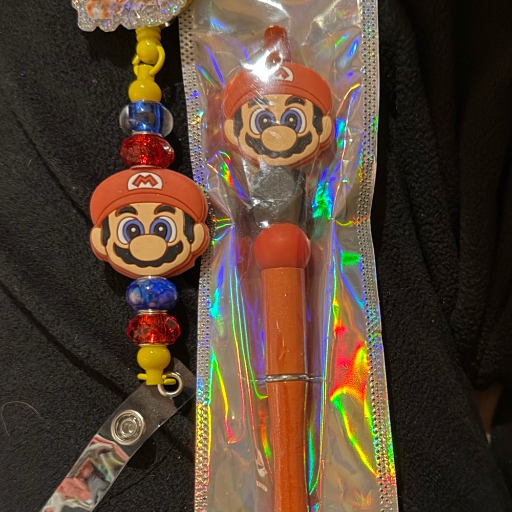 Super Mario badge reel and ink pen Set - Red and Blue